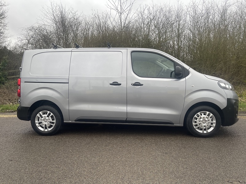 Vauxhall Vivaro Electric 3100 50kWh Dynamic Auto L1 H1 5dr - U650