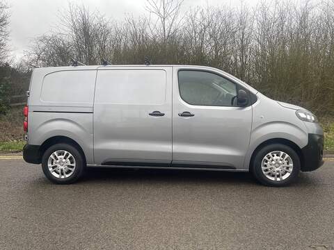 Vauxhall Vivaro Electric 3100 50kWh Dynamic Auto L1 H1 5dr - U650