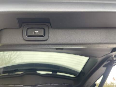 Land Rover Discovery 3.0 D300 MHEV SE Auto 4WD Euro 6 (s/s) 5dr - U651