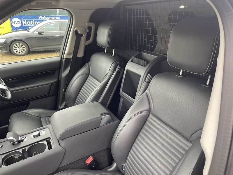 Land Rover Discovery 3.0 D300 MHEV SE Auto 4WD Euro 6 (s/s) 5dr - U651