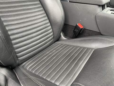 Land Rover Discovery 3.0 D300 MHEV SE Auto 4WD Euro 6 (s/s) 5dr - U651