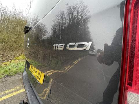 Mercedes-Benz Vito Vito Sport Combi Van 1 Automatic Diesel - U658