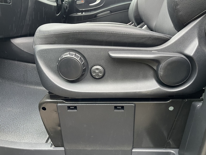 Mercedes-Benz Vito Vito Sport Combi Van 1 Automatic Diesel - U658