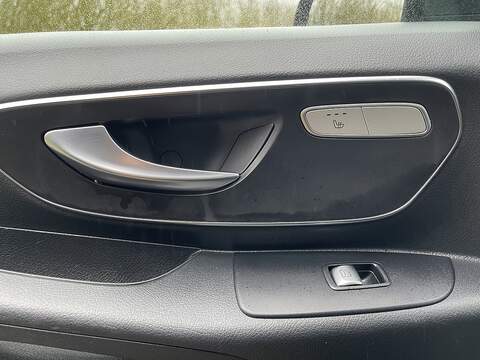 Mercedes-Benz Vito Vito Sport Combi Van 1 Automatic Diesel - U658