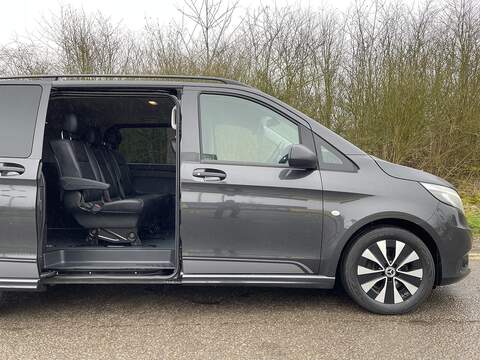 Mercedes-Benz Vito Vito Sport Combi Van 1 Automatic Diesel - U658