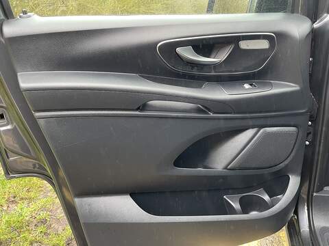 Mercedes-Benz Vito Vito Sport Combi Van 1 Automatic Diesel - U658