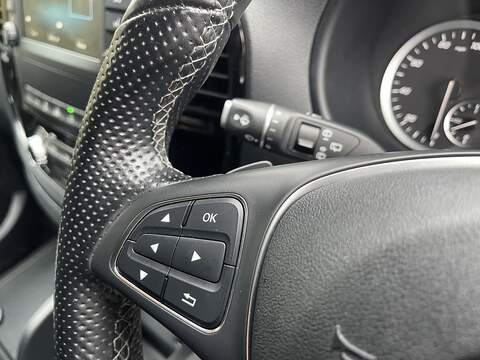 Mercedes-Benz Vito Vito Sport Combi Van 1 Automatic Diesel - U658