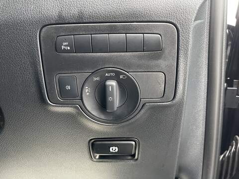 Mercedes-Benz Vito Vito Sport Combi Van 1 Automatic Diesel - U658