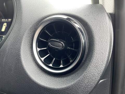 Mercedes-Benz Vito Vito Sport Combi Van 1 Automatic Diesel - U658