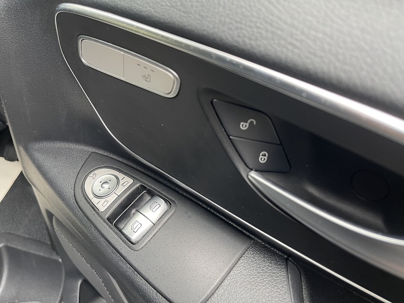 Mercedes-Benz Vito Vito Sport Combi Van 1 Automatic Diesel - U658