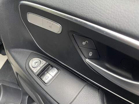 Mercedes-Benz Vito Vito Sport Combi Van 1 Automatic Diesel - U658