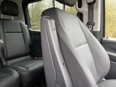 Mercedes-Benz Vito Vito Sport Combi Van 1 Automatic Diesel - U658