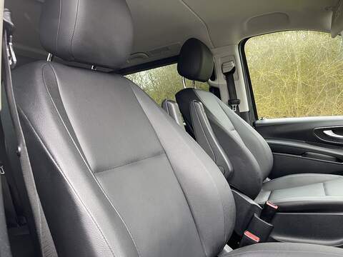 Mercedes-Benz Vito Vito Sport Combi Van 1 Automatic Diesel - U658