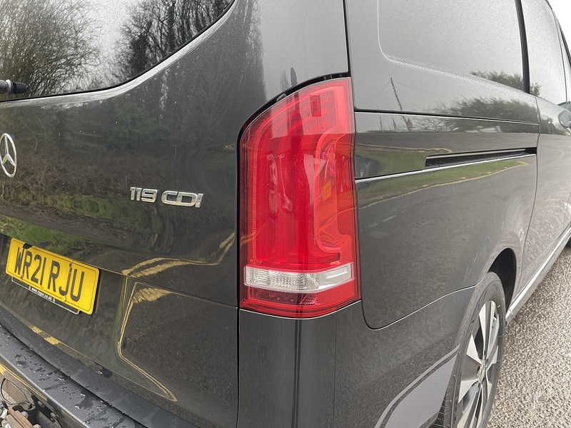 Mercedes-Benz Vito Vito Sport Combi Van 1 Automatic Diesel - U658