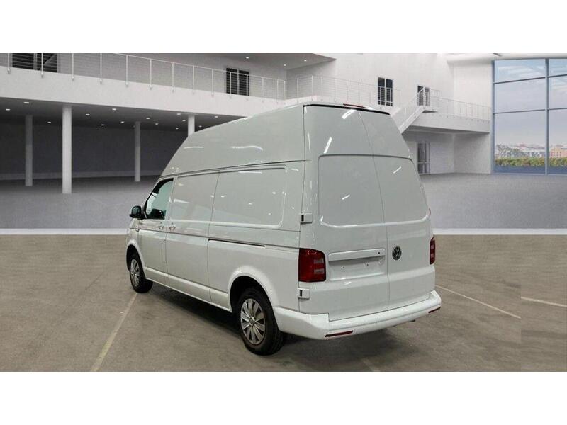 Volkswagen Transporter 2.0 TDI T28 Trendline FWD LWB Euro 6 (s/s) 5dr - U669