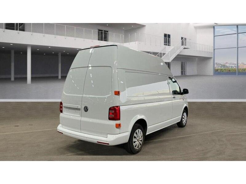 Volkswagen Transporter 2.0 TDI T28 Trendline FWD LWB Euro 6 (s/s) 5dr - U669
