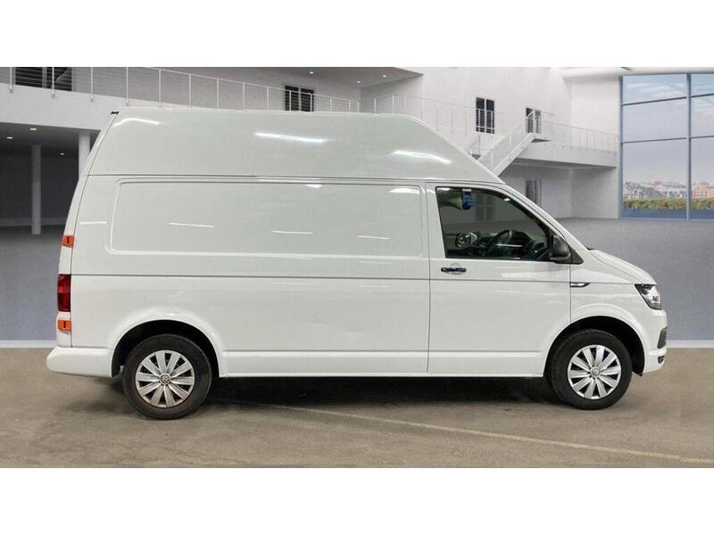 Volkswagen Transporter 2.0 TDI T28 Trendline FWD LWB Euro 6 (s/s) 5dr - U669