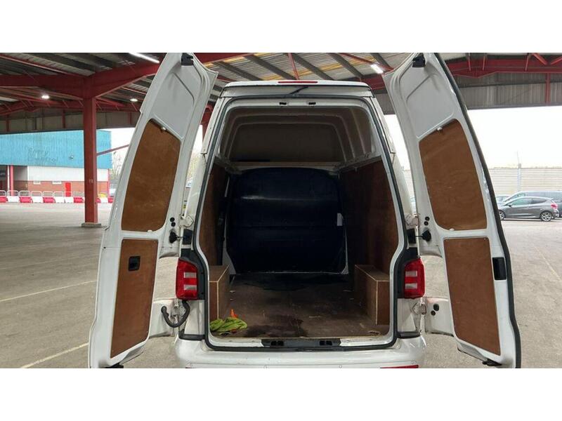Volkswagen Transporter 2.0 TDI T28 Trendline FWD LWB Euro 6 (s/s) 5dr - U669