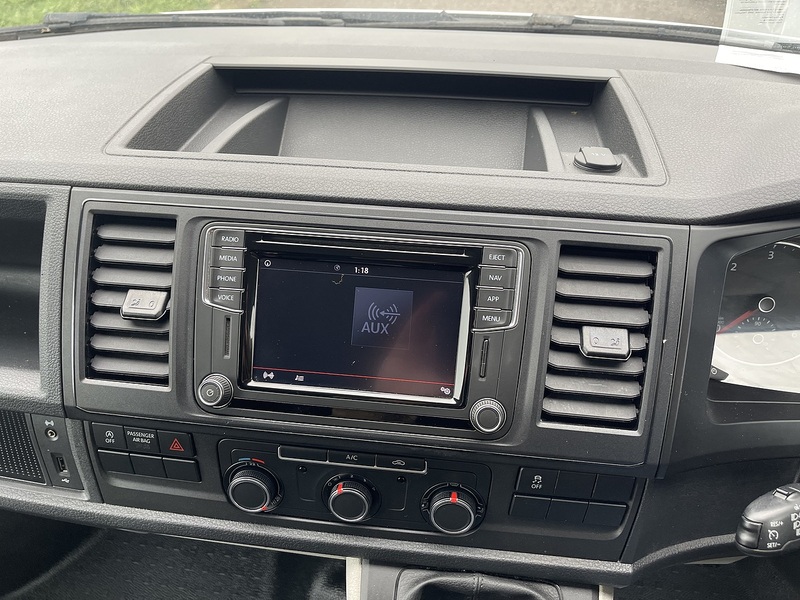 Volkswagen Transporter 2.0 TDI T28 Trendline FWD LWB Euro 6 (s/s) 5dr - U669