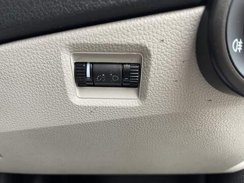 Volkswagen Transporter 2.0 TDI T28 Trendline FWD LWB Euro 6 (s/s) 5dr - U669