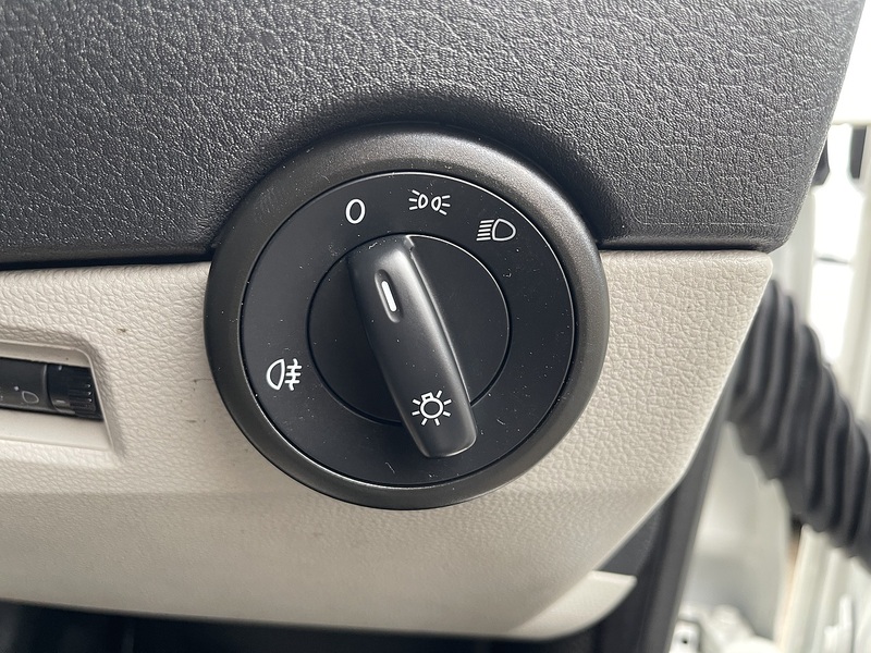 Volkswagen Transporter 2.0 TDI T28 Trendline FWD LWB Euro 6 (s/s) 5dr - U669