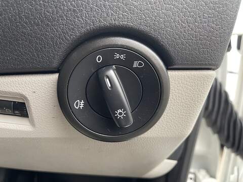 Volkswagen Transporter 2.0 TDI T28 Trendline FWD LWB Euro 6 (s/s) 5dr - U669