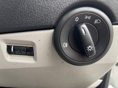 Volkswagen Transporter 2.0 TDI T28 Trendline FWD LWB Euro 6 (s/s) 5dr - U669