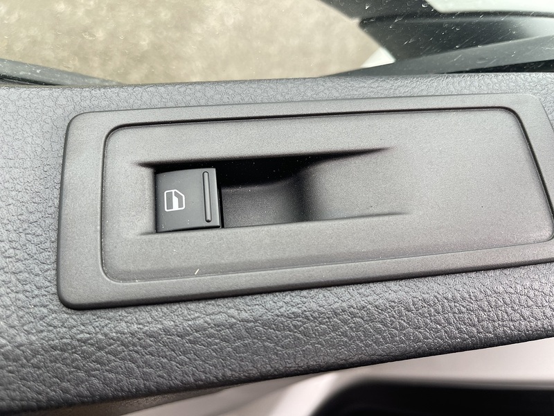 Volkswagen Transporter 2.0 TDI T28 Trendline FWD LWB Euro 6 (s/s) 5dr - U669