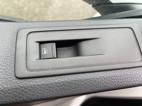 Volkswagen Transporter 2.0 TDI T28 Trendline FWD LWB Euro 6 (s/s) 5dr - U669