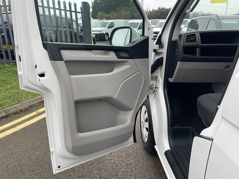 Volkswagen Transporter 2.0 TDI T28 Trendline FWD LWB Euro 6 (s/s) 5dr - U669