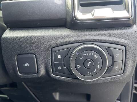 Ford Ranger 2.0 EcoBlue Wildtrak Pickup Double Cab 4dr Diesel Auto 4WD Euro 6 (s/s) (213 ps) - U670