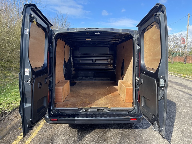 Renault Trafic 2.0 dCi Blue LL30 Sport+ L2 H1 Euro 6 (s/s) 5dr - U672