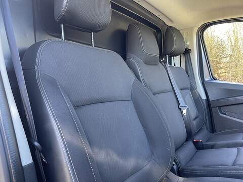 Renault Trafic 2.0 dCi Blue LL30 Sport+ L2 H1 Euro 6 (s/s) 5dr - U672