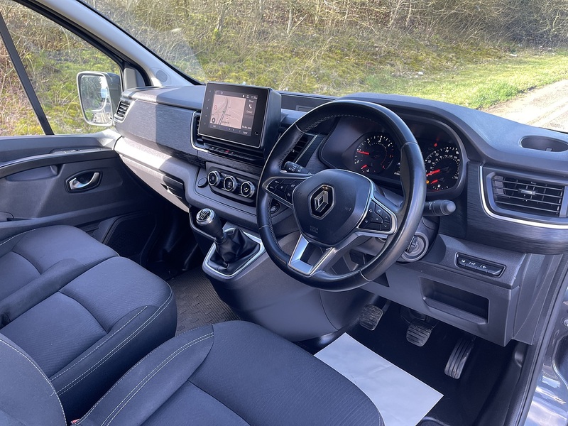 Renault Trafic 2.0 dCi Blue LL30 Sport+ L2 H1 Euro 6 (s/s) 5dr - U672