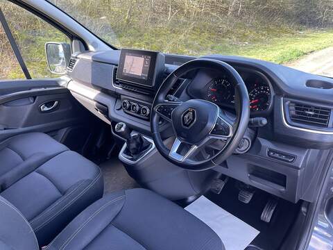 Renault Trafic 2.0 dCi Blue LL30 Sport+ L2 H1 Euro 6 (s/s) 5dr - U672