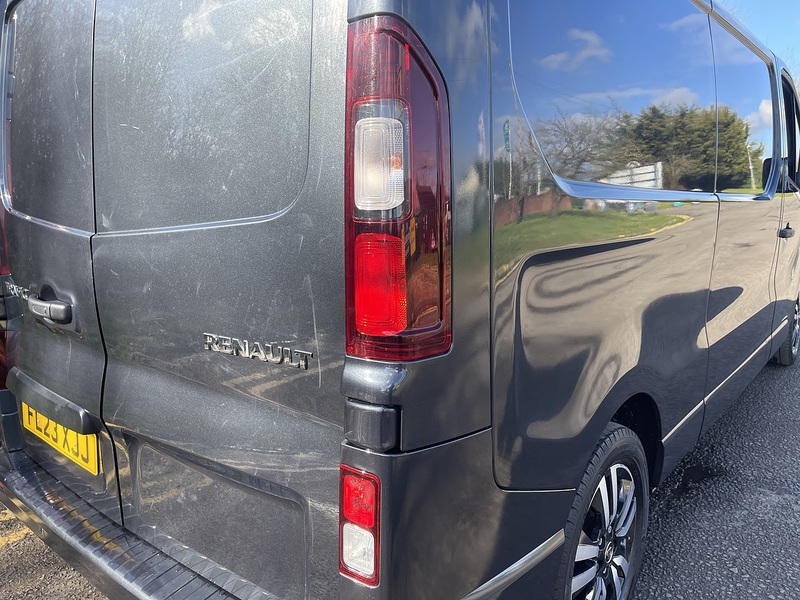 Renault Trafic 2.0 dCi Blue LL30 Sport+ L2 H1 Euro 6 (s/s) 5dr - U672