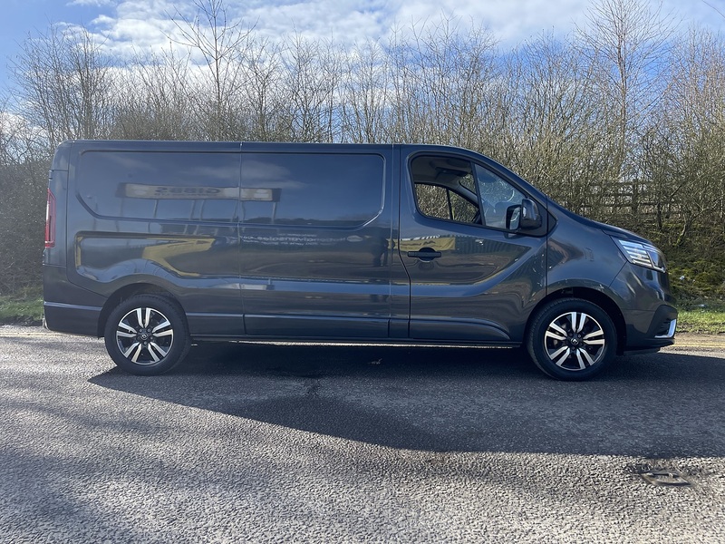 Renault Trafic 2.0 dCi Blue LL30 Sport+ L2 H1 Euro 6 (s/s) 5dr - U672