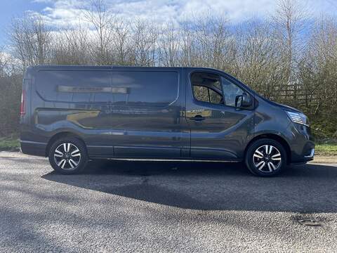 Renault Trafic 2.0 dCi Blue LL30 Sport+ L2 H1 Euro 6 (s/s) 5dr - U672