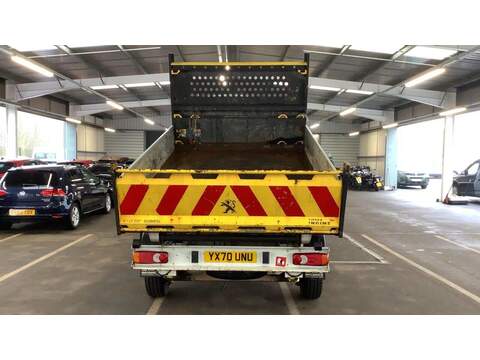 Peugeot Boxer BLUEHDI TIPPER 335 L2 - U676