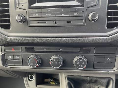 Volkswagen Crafter 2.0 TDI CR35 BlueMotion Tech Startline FWD MWB High Roof Euro 6 (s/s) 5dr - U679