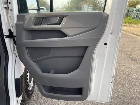 Volkswagen Crafter 2.0 TDI CR35 BlueMotion Tech Startline FWD MWB High Roof Euro 6 (s/s) 5dr - U679