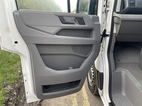 Volkswagen Crafter 2.0 TDI CR35 BlueMotion Tech Startline FWD MWB High Roof Euro 6 (s/s) 5dr - U679