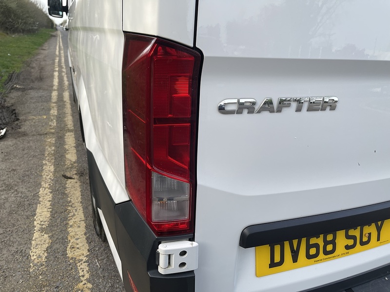 Volkswagen Crafter 2.0 TDI CR35 BlueMotion Tech Startline FWD MWB High Roof Euro 6 (s/s) 5dr - U679