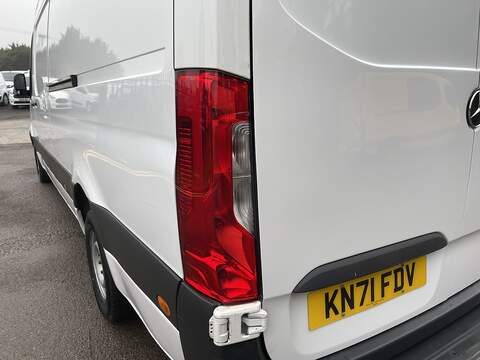 Mercedes-Benz Sprinter 2.0 315 CDI Progressive RWD L3 H2 Euro 6 (s/s) 5dr - U684