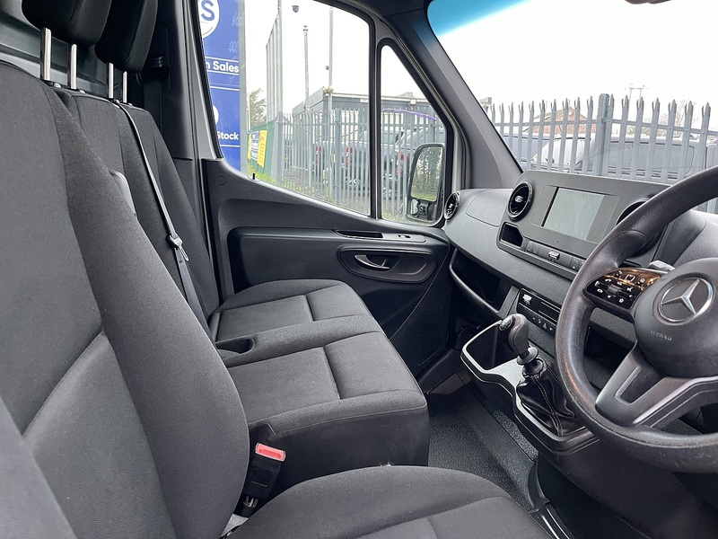 Mercedes-Benz Sprinter 2.0 315 CDI Progressive RWD L3 H2 Euro 6 (s/s) 5dr - U684