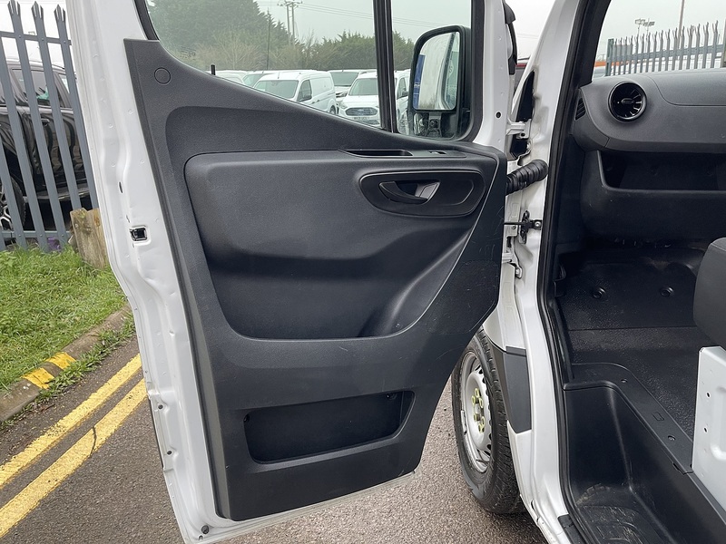 Mercedes-Benz Sprinter 2.0 315 CDI Progressive RWD L3 H2 Euro 6 (s/s) 5dr - U684