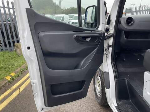 Mercedes-Benz Sprinter 2.0 315 CDI Progressive RWD L3 H2 Euro 6 (s/s) 5dr - U684