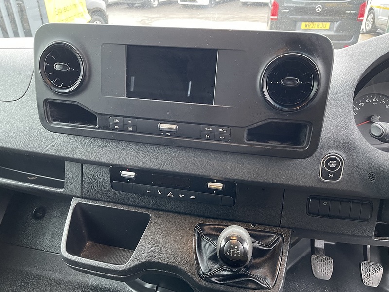 Mercedes-Benz Sprinter 2.0 315 CDI Progressive RWD L3 H2 Euro 6 (s/s) 5dr - U684