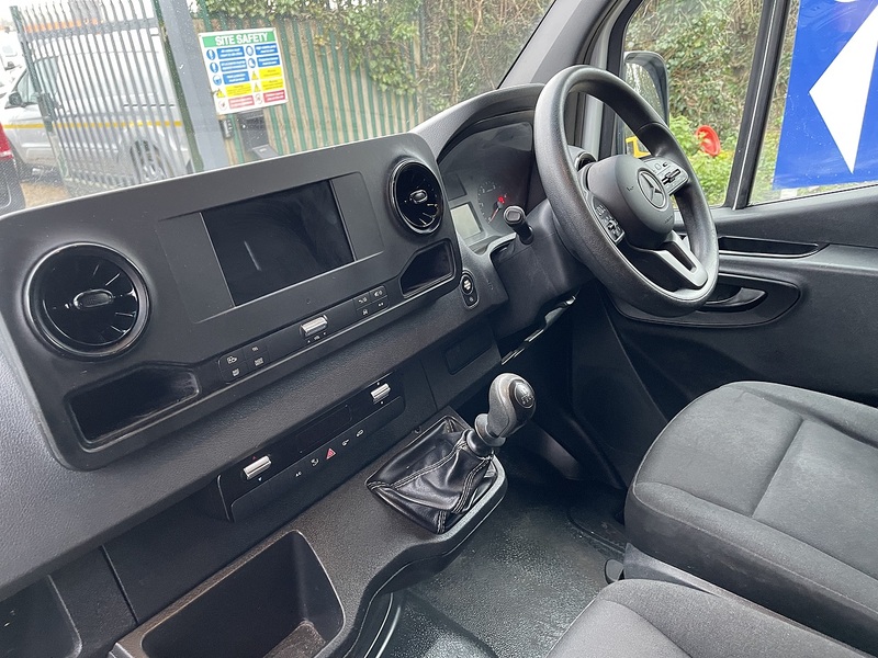 Mercedes-Benz Sprinter 2.0 315 CDI Progressive RWD L3 H2 Euro 6 (s/s) 5dr - U684