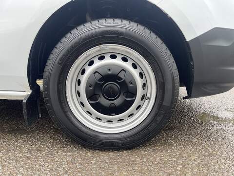 Ford Transit Custom 2.0 320 EcoBlue Leader L2 H2 Euro 6 (s/s) 5dr - U687